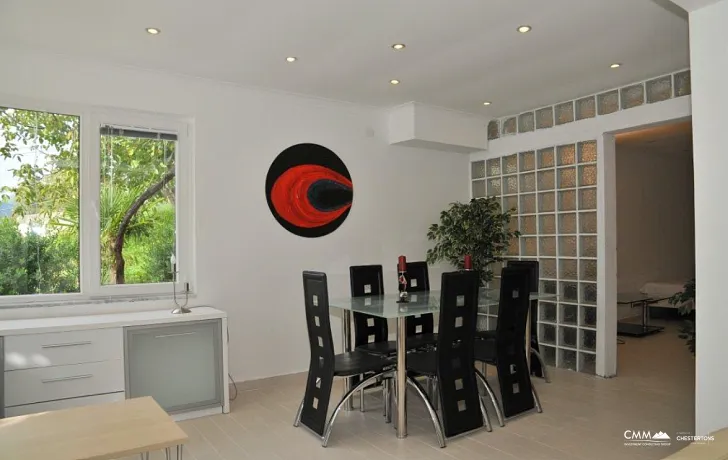 Breathtaking Villa with big pool and yard for sale in Tivat